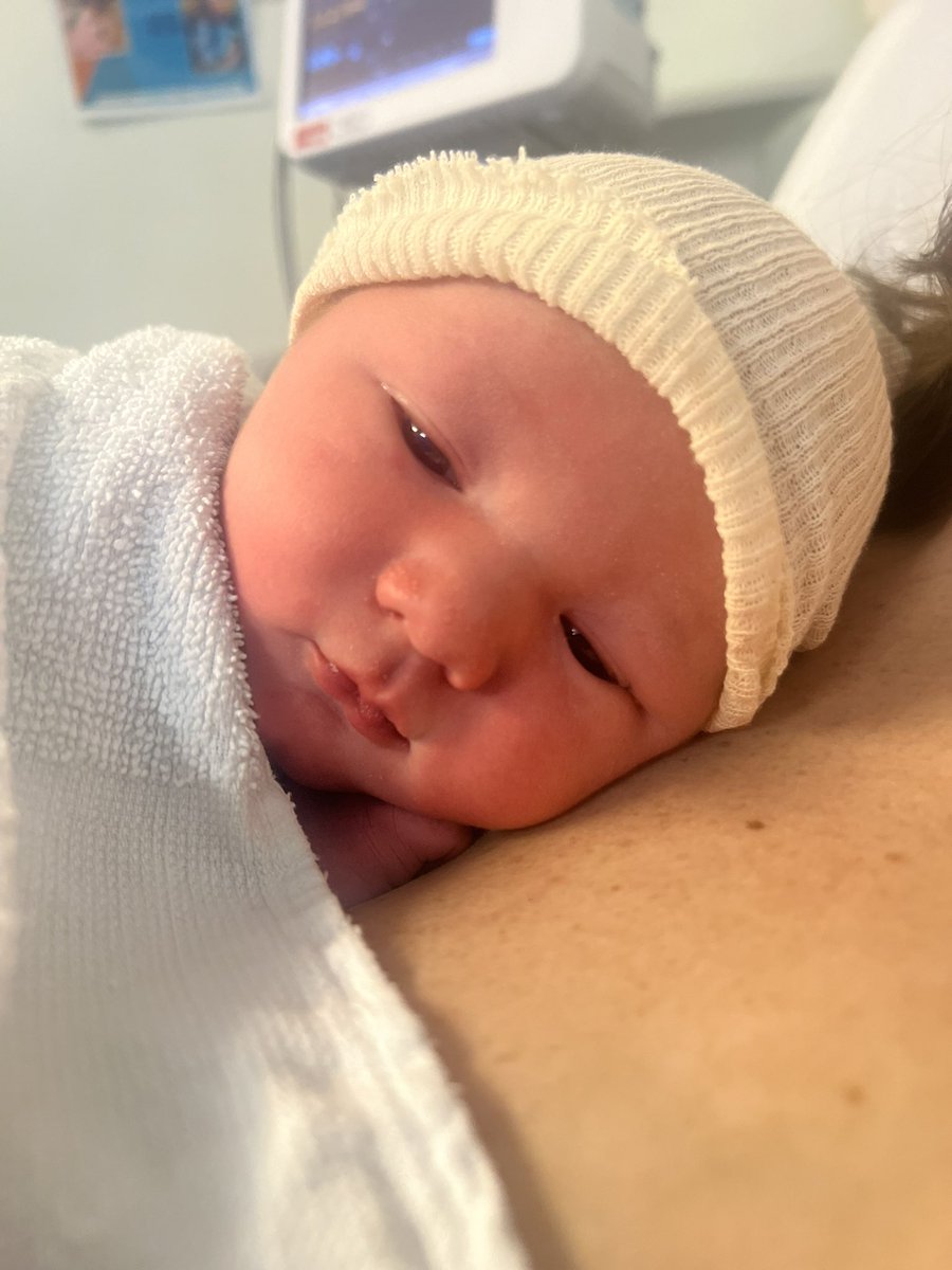 ainsleybr0wn's tweet photo. A fucking long but amazing day. Thank you to all the incredible staff at #singletonhospital https://t.co/VwhKjIkuP8