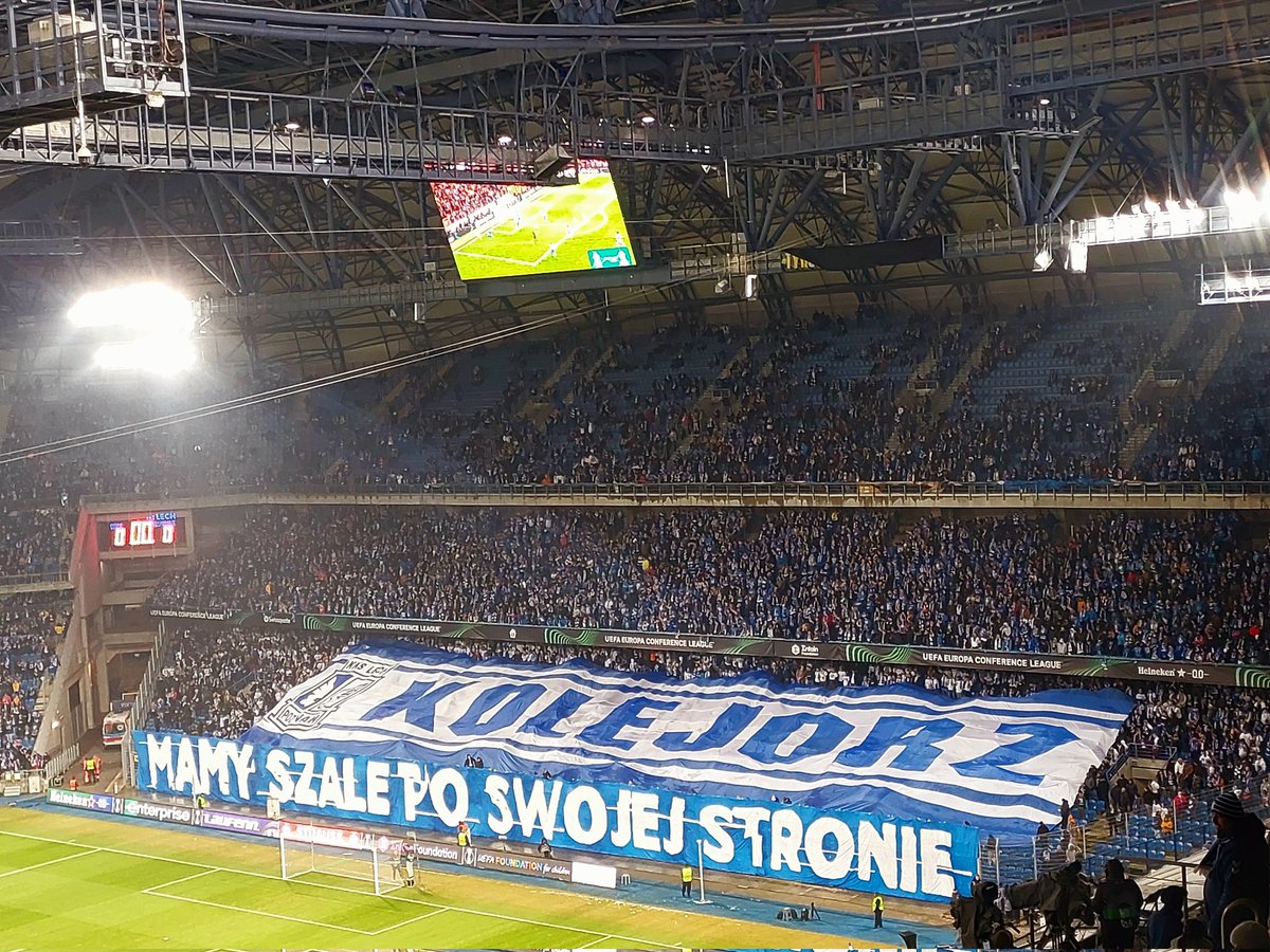 M_Bondyra's tweet photo. Wynik świetny. Bdb Pereira i Rebocho. Gol Milica jak rasowego napadziora. Gol Marchewy to chyba oststnia rzecz jakiej się spodziewałem. Do 1/4 finału #ucel brakuje już niewiele.
PS. Świetny dziś kocioł, ale kibole ze Sztokholmu to też niezła ekipa
#lpodif #lpodju https://t.co/lvwm3CIUAV