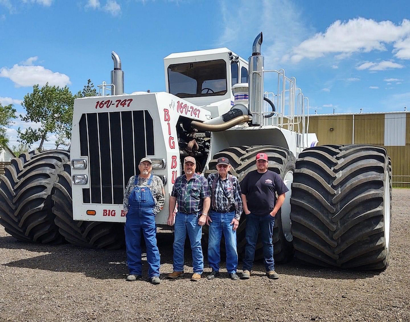 The title of the biggest tractor in the world goes to…- The biggest farm tractor in the world was built in 1977 and is known as the Big Bud 16V-747. This 1100-horsepower massive tractor weighs around 54431 kg. 

#tractor #BigBud #facts #Fact