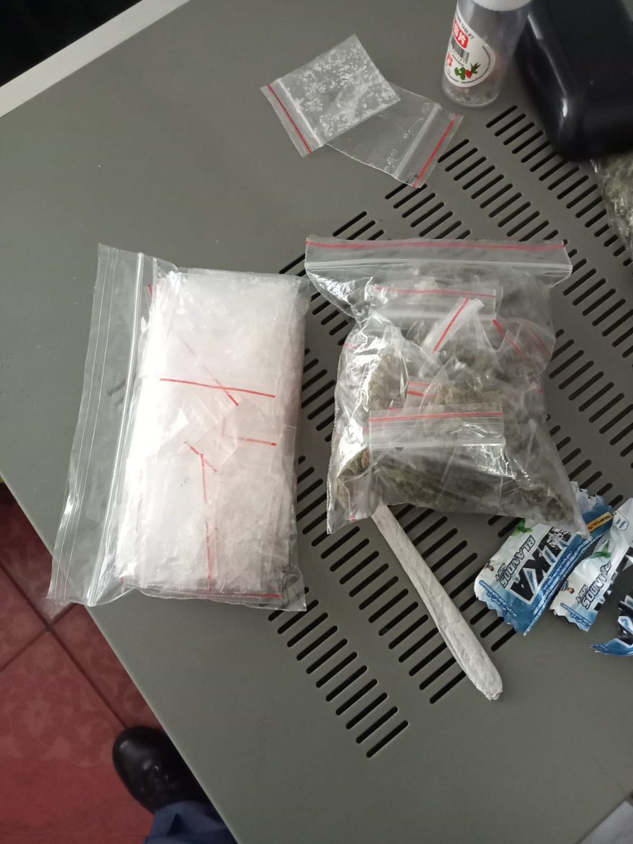 crimewatch202's tweet image. #sapsGP Police seize drugs and arrest four suspects who were found in possession of an unlicensed firearm in #Westbury. The arrested suspects face charges of possession of an unlicensed firearm, live ammunition and dealing in drugs.