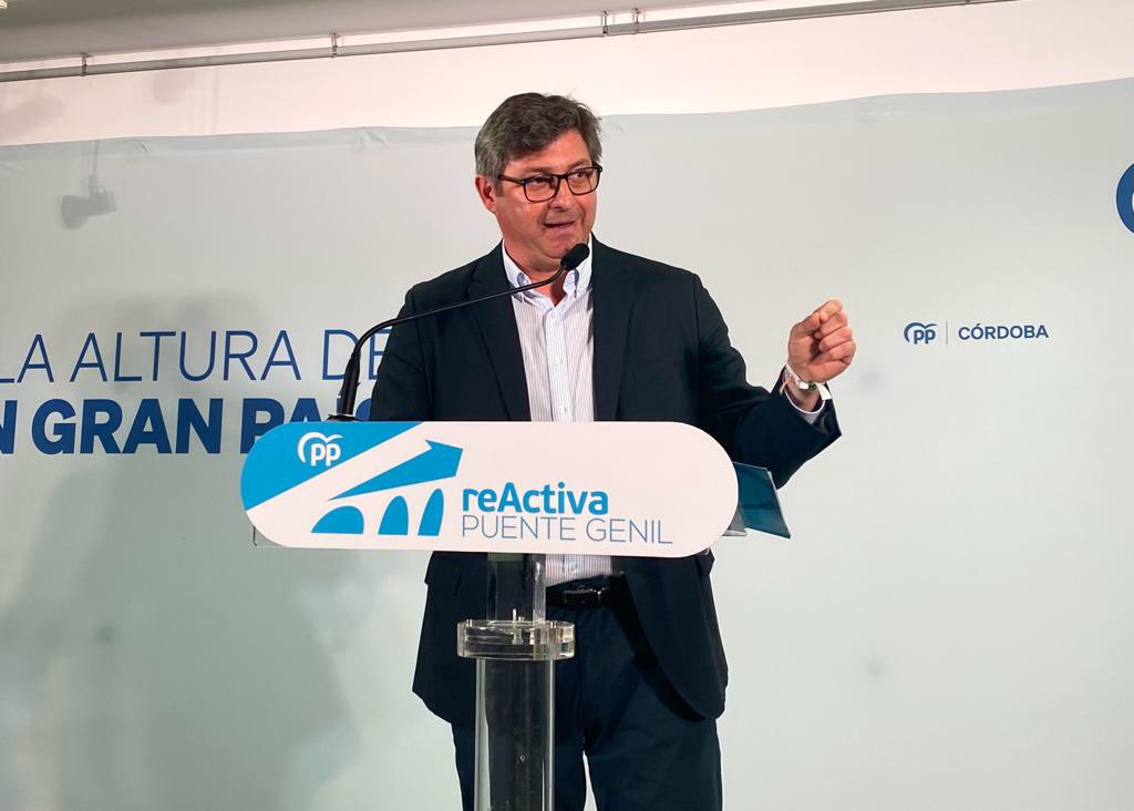 pp_cordoba's tweet photo. 🔹 @sergiomvelasco es el próximo alcalde de Puente Genil. 

🔵 Puente Genil se merece un gobierno que crea en su gente y haga crecer el municipio. Los pontanenses necesitan un alcalde que quiera gobernar por sus vecinos. https://t.co/4DJWnkJxC2