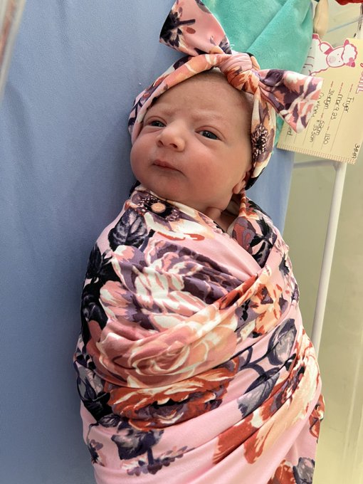 Parker was born on the best day possible. Im marrying a woman from Edmonton, we have our baby in Edmonton<a href="/tag/nhlbruins"class="tags"><span>#nhlbruins</span></a>