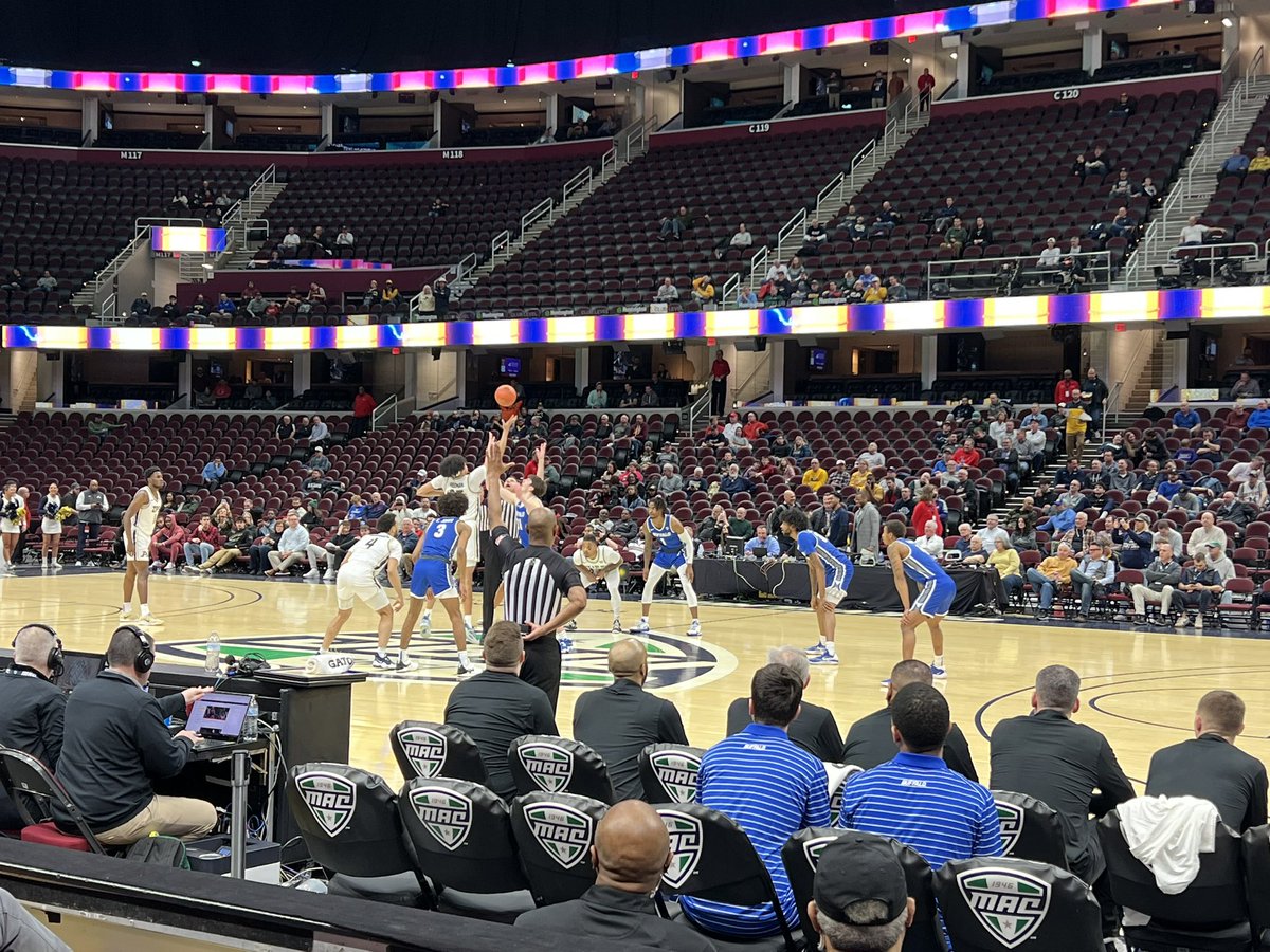 Let’s Go @UBmenshoops!! 🤘🏾#GoBulls