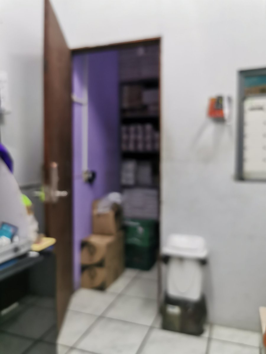 VALEMMY's tweet photo. @HuaweiMobileMx Claro que esta ridiculez no arregla nada... Mira lo que tu graaaaan cámara entrega como resultado, pero puedo ver por tu respuesta que es obsolescencia programada, solo no lo quieren decir, Huawei, deja de buscar pretextos y repara el módulo de cámaras del p 30 pro. https://t.co/IKEzvaUB96