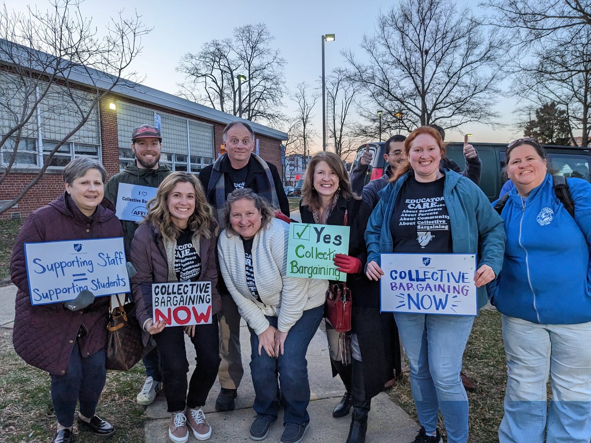 TeamVanDerhoff's tweet image. Coworkers who rally together stay together! #CollectiveBargainingNow #ASeatAtTheTable