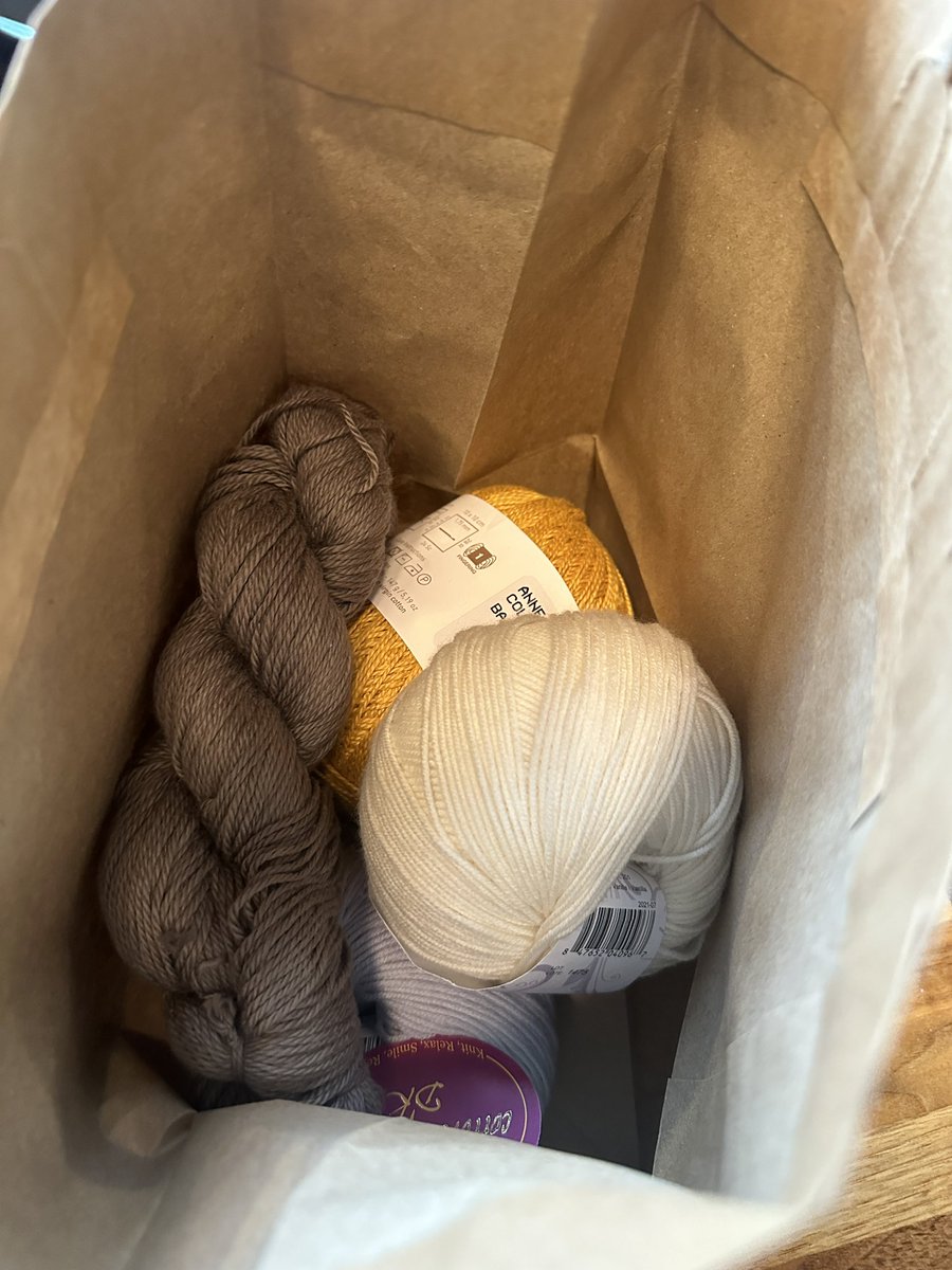 maybeitsmagic's tweet photo. nothing says “i don’t have a corporate job” like chasing the yarn store with a beer flight at 3 PM on a thursday 🤪 https://t.co/tomPhhRwvs