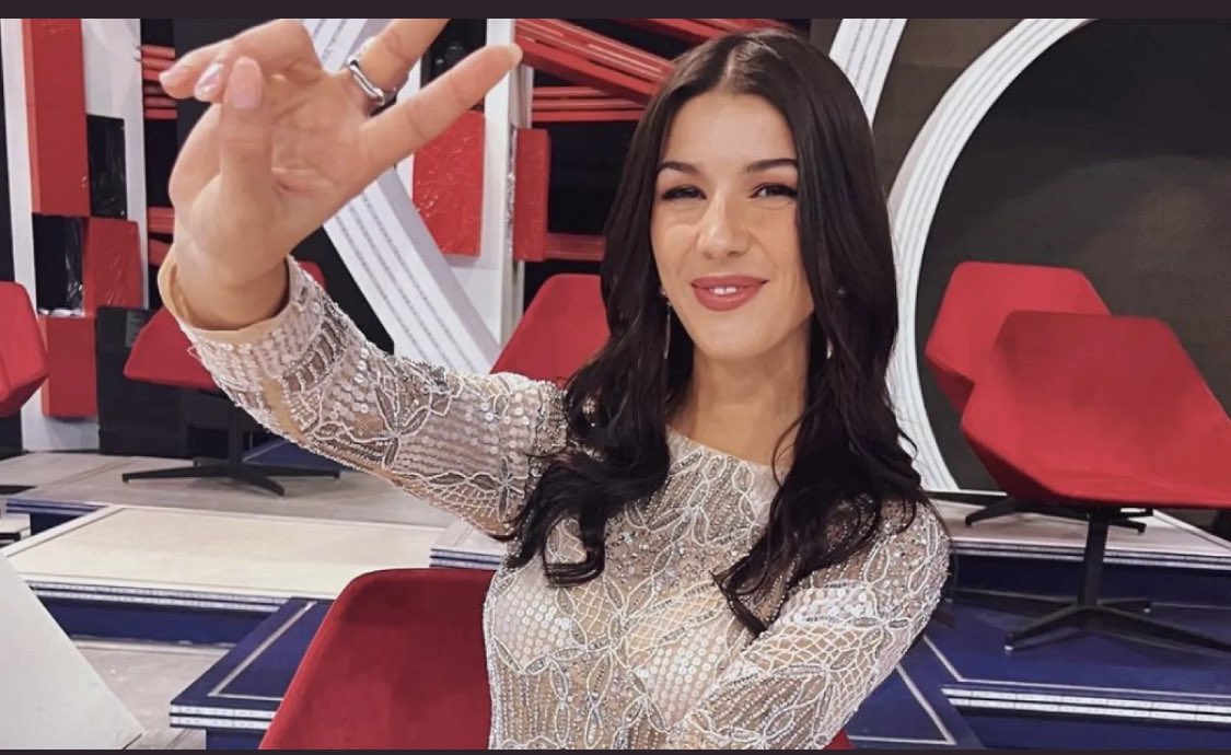 _Televoti_GF's tweet photo. Lei squalificata per bullismo tutte le puntate in studio è anche rientrata per una settimana in casa. Edoardo squalificato non può entrare in studio per ovvie ragioni. 
Giorno dopo giorno questo GF sempre più imbarazzante #GFvip https://t.co/zjgOtIgoAT