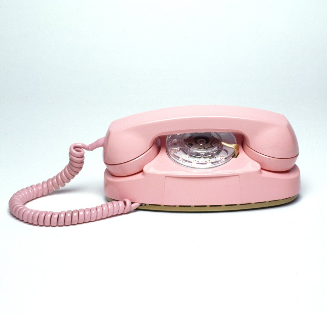 Round 1: Game 3
Corded phone v. Rotary phone