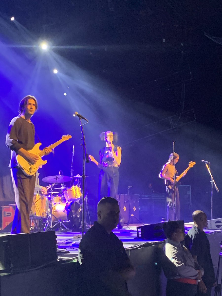 Elke is on stage rn!
