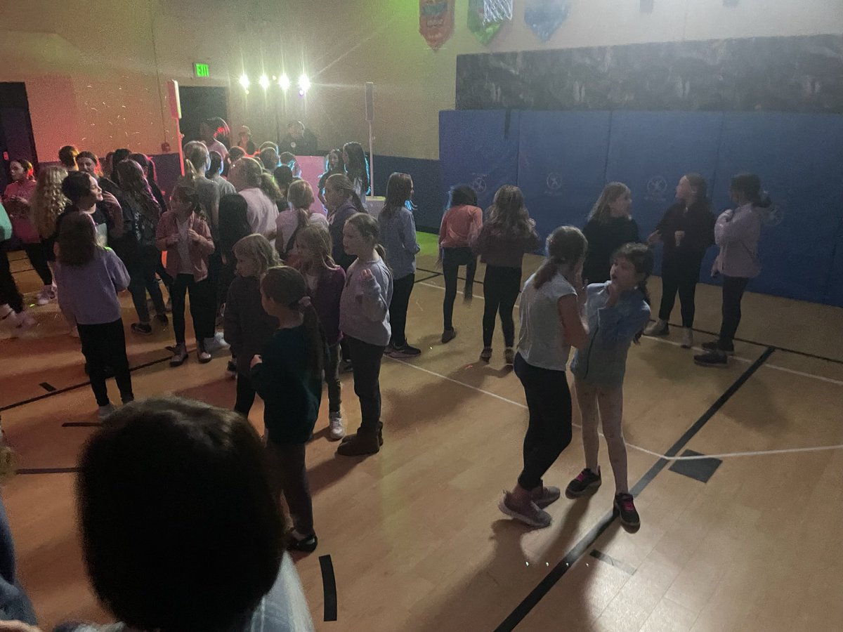 So much fun was had at the PBiS dance party this afternoon!
#PeaceLoveParsons #GSDPride #ParsonsPirates