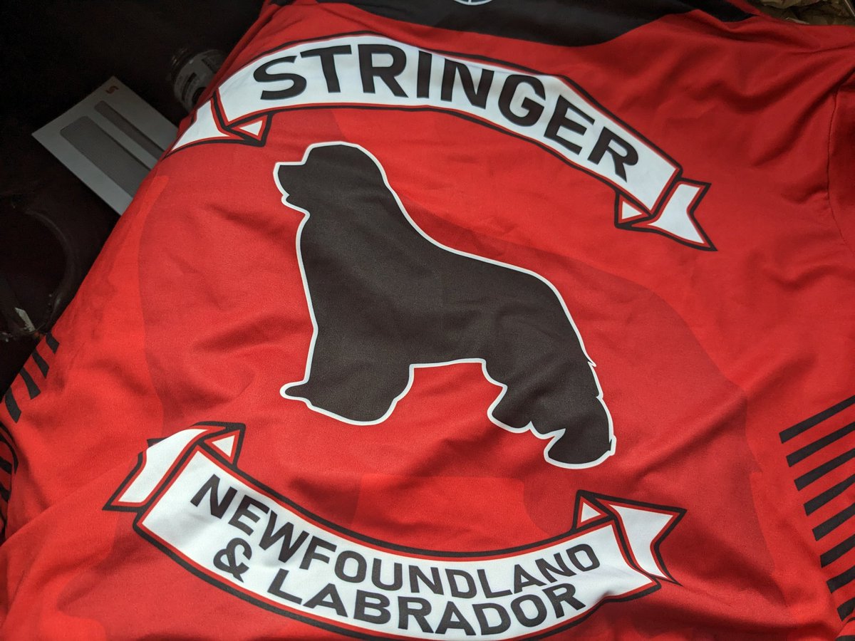 10k__gold's tweet image. Class act giving jersey to
My son.

Much respect.