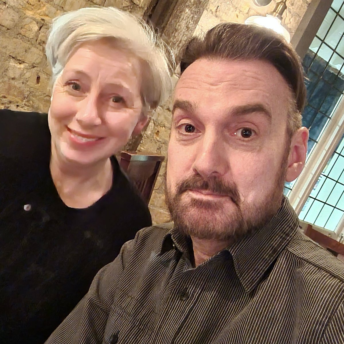Timsley's tweet photo. Seeing our mate Carol AKA Sarah Moyle tonight....! #WHOISNT 🤪 #TIMMYALEXISCARRINGTONWARD #POSH #JUMPINGTHESHARK #UPSTAIRSATTHEGATEHOUSE #SARAHMOYLE https://t.co/RNYEKVkCvU