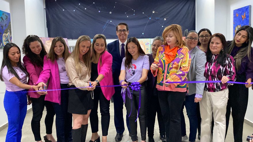 DairenPR's tweet photo. Conmemorando el día de la #Mujer en Casa de Cultura Lago Alberto 🟣
Gracias por la invitación Leslye. La inauguración de la exposición Metamorfosis increíble! 
Felicidades Subdirectora @marilufisher y al Director de @MHDesSocial @cgelista poniendo siempre primero a las MUJERES💜 https://t.co/C0dpvcPTZl