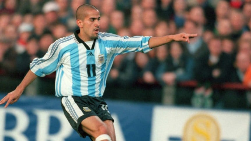 LaCellay's tweet photo. Creo que Verón es el jugador más odiado y, por lo tanto, más infravalorado en Argentina. Un tipo que jugó 3 mundiales (pudiendo ser 4 tranquilamente). Uno siendo capitán, en otro siendo pieza clave y cerebro. Finalista Copa América 2007. https://t.co/wNxYK0cXBo