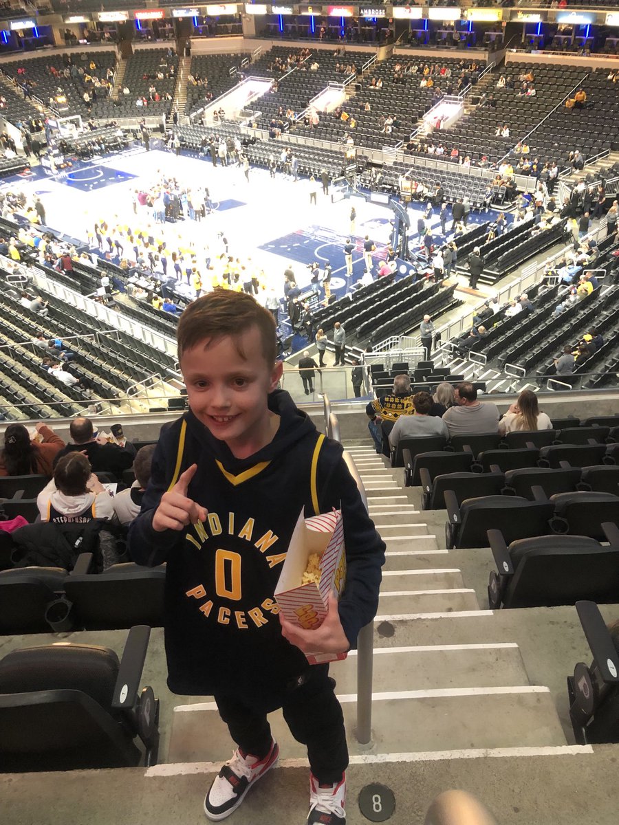 buckbrown40's tweet photo. #pacersgamenight https://t.co/kSV5nPbTnb