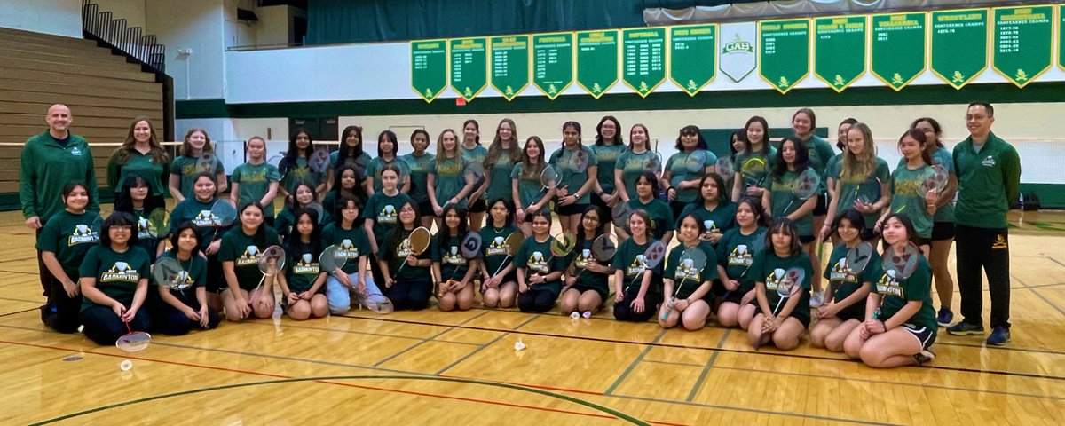 Introducing the 2023 @GrenAthletics badminton team! #pictureday #EGFAMILY 💚💛🏸