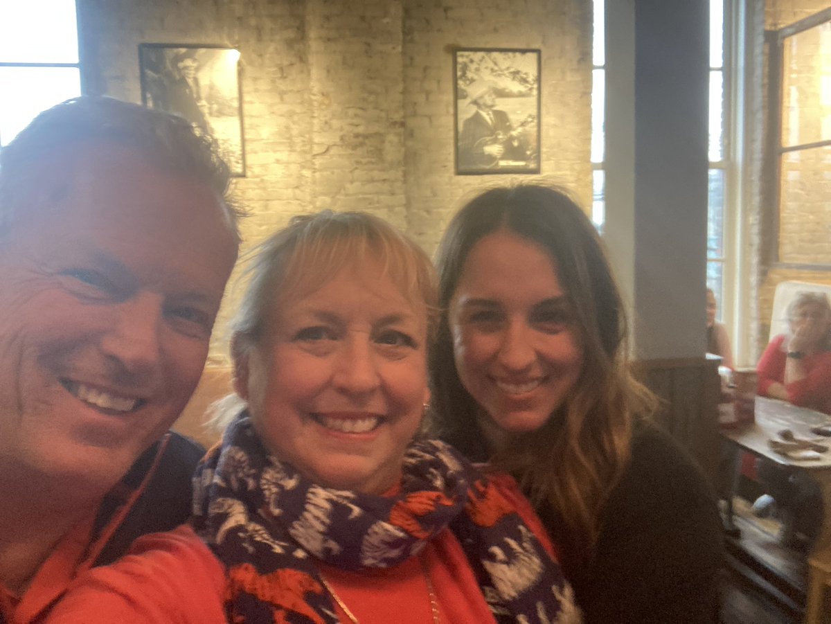 annalee_o's tweet photo. Ready. Brought the Vandy Daughter with us. #SECMBB #auburnmbb #vandymbb https://t.co/AHheWr11cF