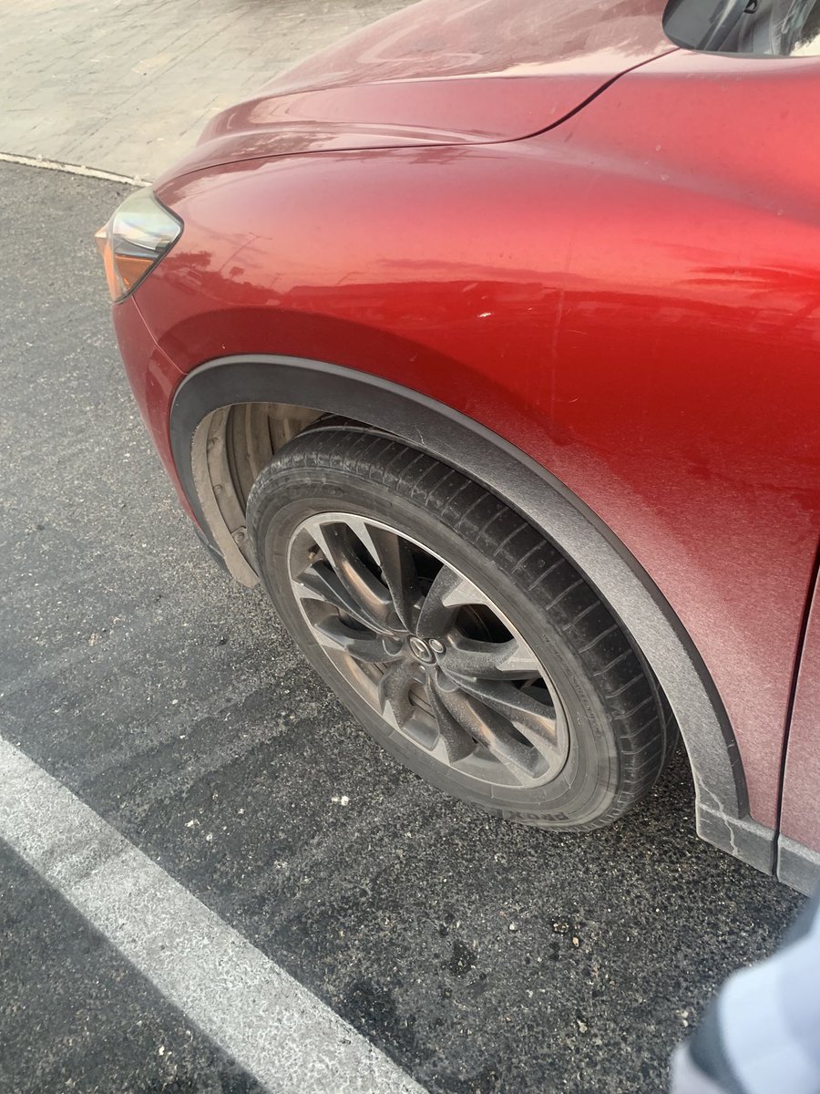 JaviRodriguezT's tweet photo. Dejaron escombro en la carretera y me ponchó la llanta ojo ahí @TransitoBJ  @VivoEnCancun @anapatyp https://t.co/E2TAcpgmSj