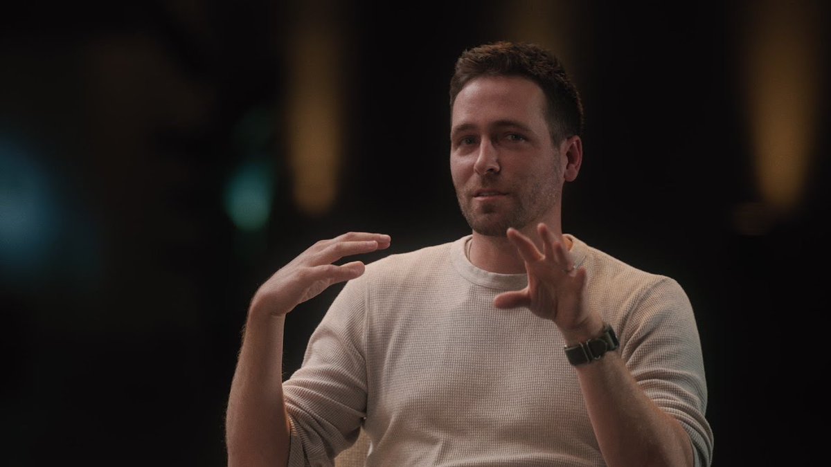 AdobeVideo's tweet photo. Go behind the scenes with editor Paul Rogers for the film "Everything Everywhere All At Once" and learn how it has garnered an impressive list of Oscar nominations for multiple Academy Awards, including Best Picture and Best Editing. Learn more here:

https://t.co/XuoQAx160e https://t.co/4vt966i3nP