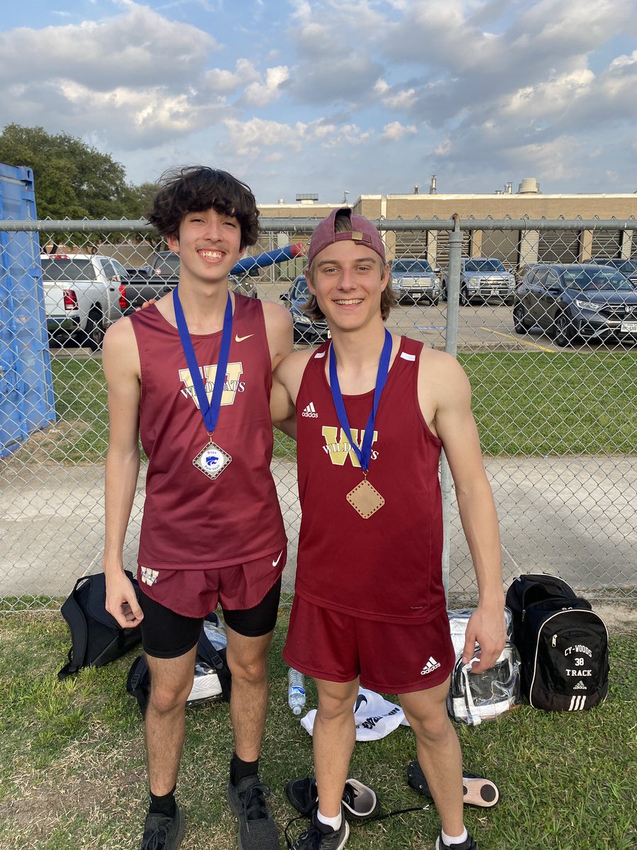 Tristian Calhoun 2nd and Jacob Gelder 3rd PV! @CW_Athletics @CyWood_Boosters