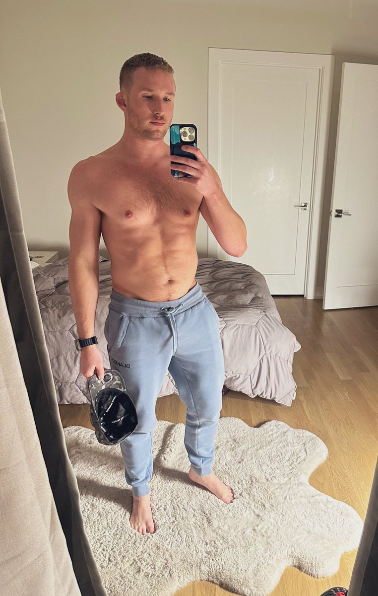 MikeyQuidort's tweet photo. I think I want to get a Pilates certification. Whipped my ass into shape! https://t.co/arwWQjnaI3