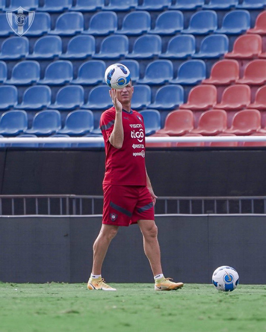 Nos devolviste la esencia, la intensidad, el juego ofensivo y vertical, la entrega total en la cancha.

Gracias por venir, Colorado querido.