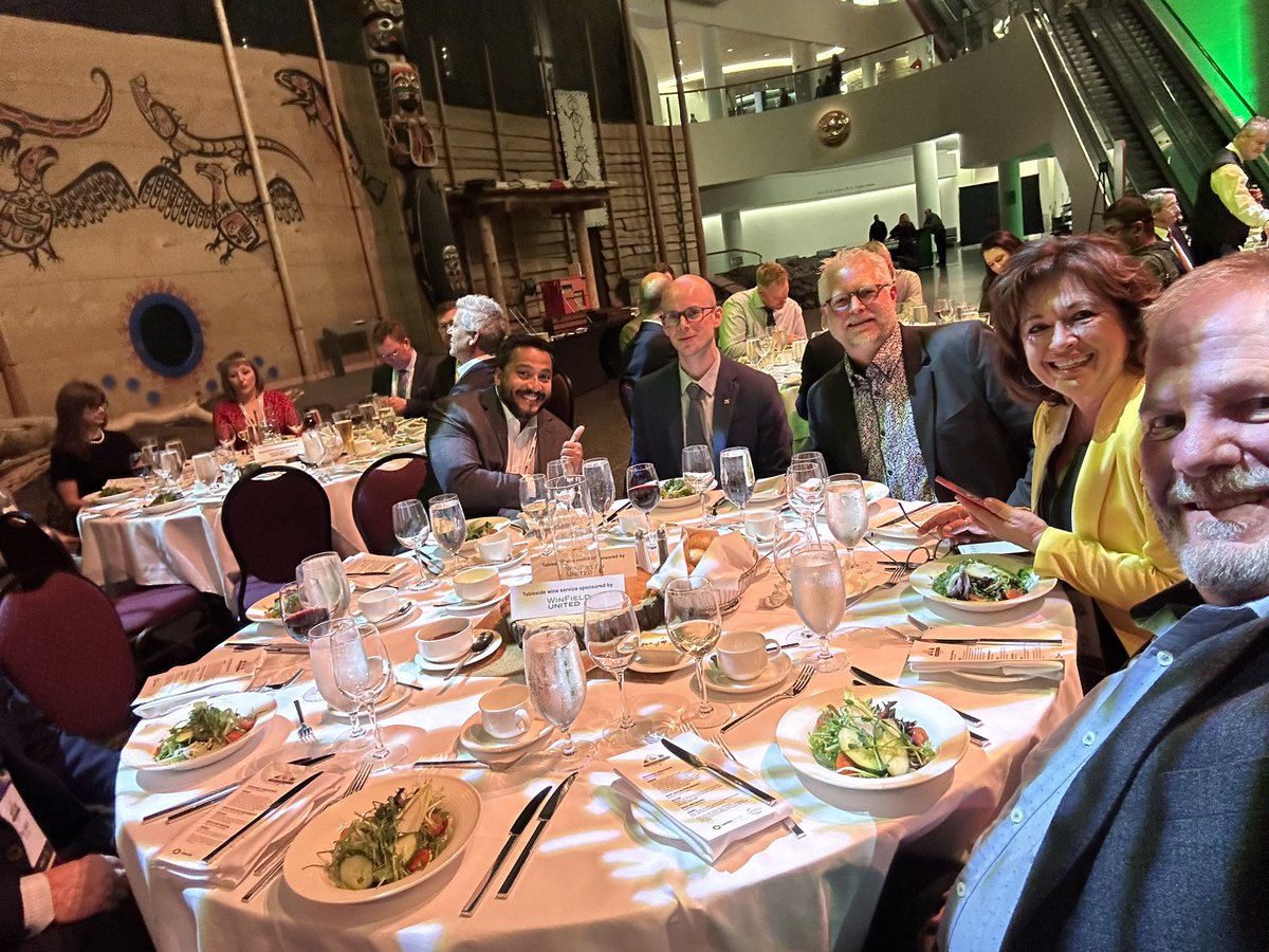 abfarmer1962's tweet photo. Wowzers great place to end #CdnCrops23 ! Fun time and great friends ! https://t.co/rO8Ypwt1B6