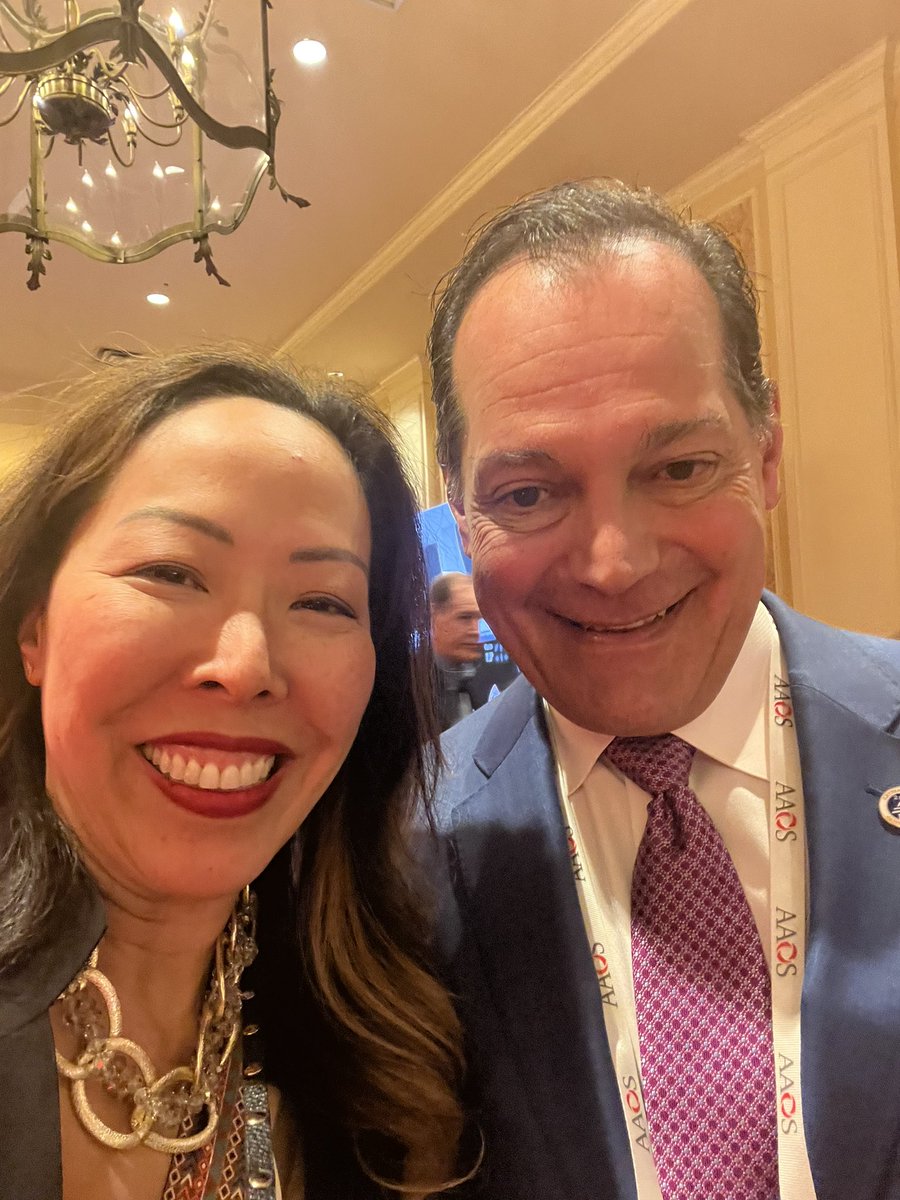 Nancy “NancyMD” Yen Shipley, MD, FAAOS (@_nancymd) on Twitter photo Happenstance hallway encounters are the best!! <a href="/BoneDoc95/">ShoulderDoc Navarro FAAOS, FAOA</a> #AAOS2023 Happenstance hallway encounters are the best!! <a href="/BoneDoc95/">ShoulderDoc Navarro FAAOS, FAOA</a> #AAOS2023