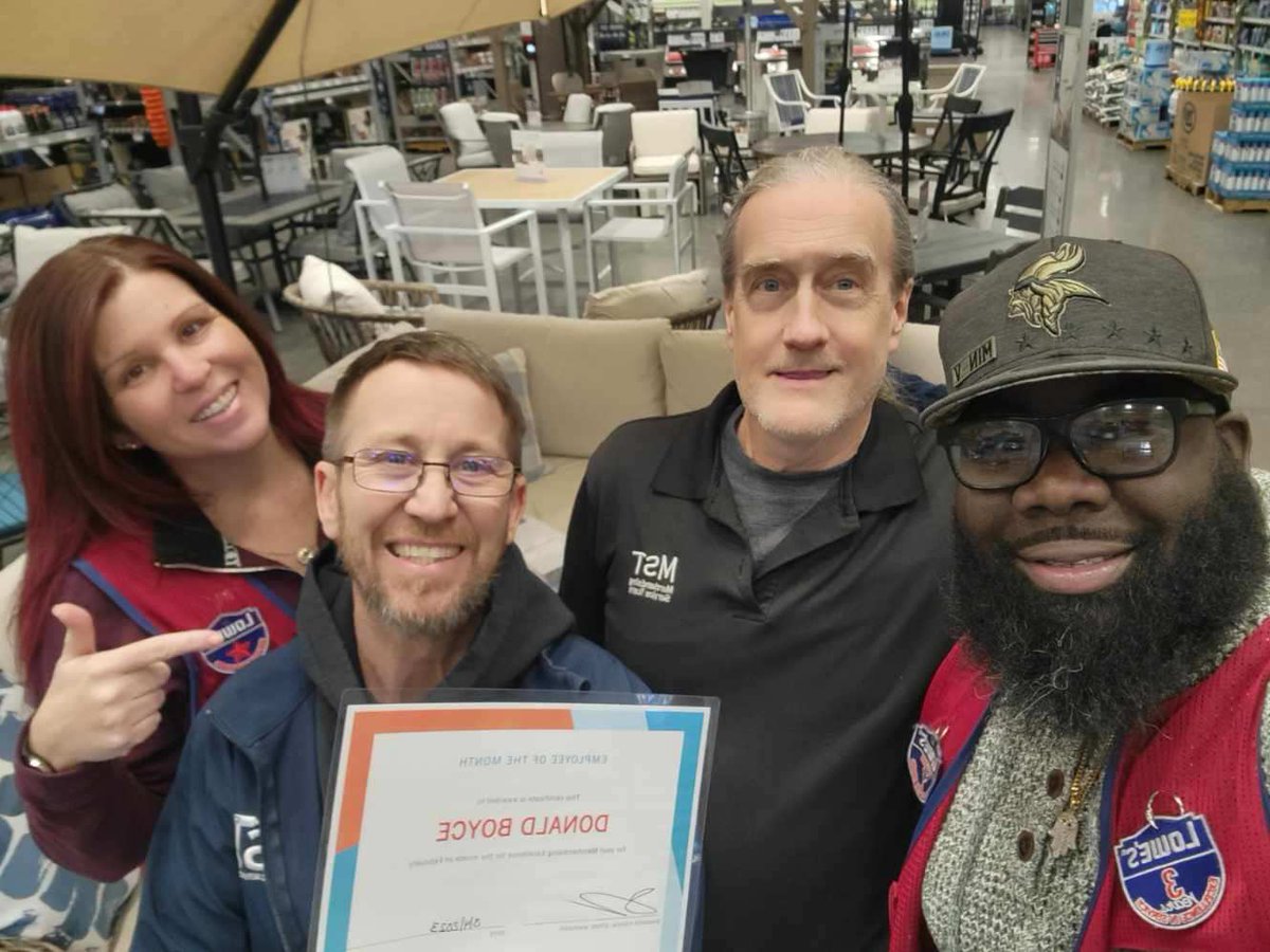 Tons of recognition for team Hicksville today! Congrats to Tori and Chris for their amazing service levels, celebrated during our DM walk. And to Adam, Dan, and Don for achieving employees of the month in Feb for sales, ops, and merch! #winning