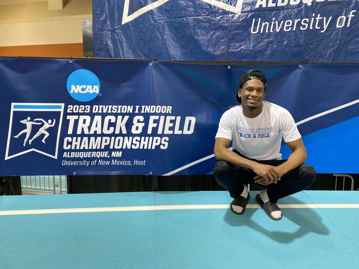 Coach Angela Martin tweet media