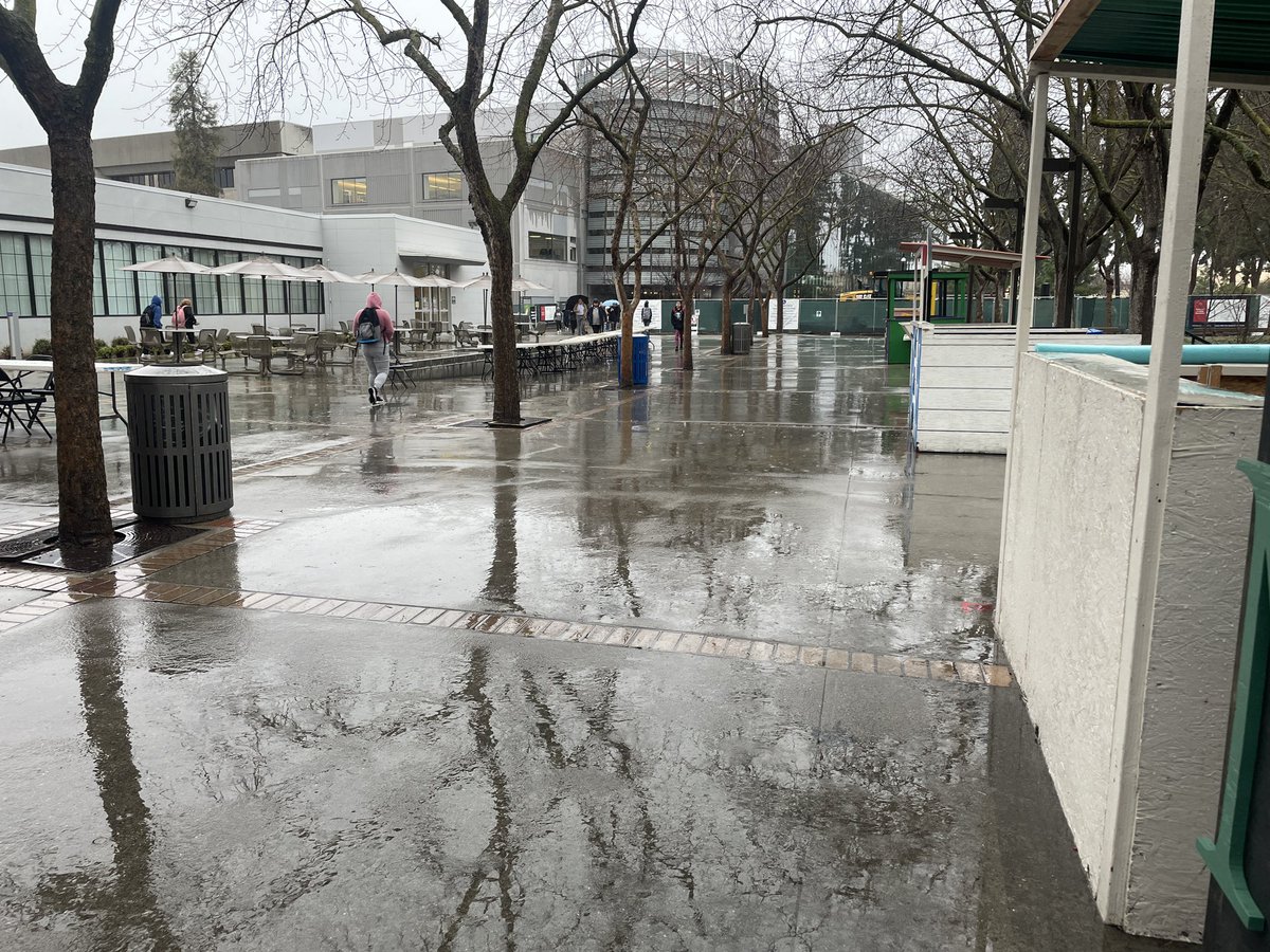 peacekim's tweet photo. Ok @Fresno_State What is the official name for this area of campus? According to my #MCJ124 students there’s no census. Is it “The FreeSpeech” area or “Club Row” or “Community Row” or ???? @FSMCJDept @TheCollegian @FSFocusTV - want to chime in? https://t.co/UNE1VlvGbU