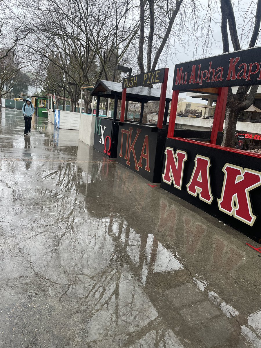 peacekim's tweet photo. Ok @Fresno_State What is the official name for this area of campus? According to my #MCJ124 students there’s no census. Is it “The FreeSpeech” area or “Club Row” or “Community Row” or ???? @FSMCJDept @TheCollegian @FSFocusTV - want to chime in? https://t.co/UNE1VlvGbU