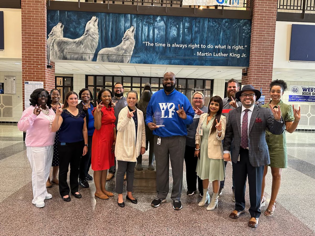Proud moment today as our very own Associate Principal - Tyrone Davis @PublicSchlEd has been selected as 2022-2023 HoustonISD AP of the Year! Very well deserved! Go WOLVES! #WolvesTHRIVE @WestsideHigh @HISDHighSchools @GPonceHS @delesa1994 @april_williams4