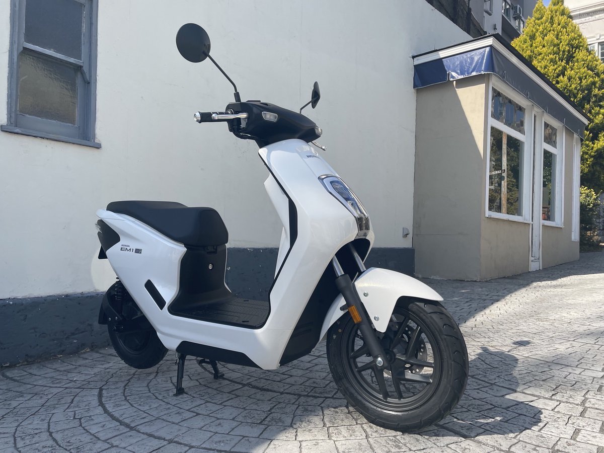 kyomoto_fu's tweet image. 🎐出演情報🎐
🏍️大阪モーターサイクルショー
🏍️東京モーターサイクルショー
🏍️名古屋モーターサイクルショー
HONDAブースにてお仕事させていただきます
久しぶりに帰ってきたぞ✨
ビッグスクリーンとともにEM1e:の宣伝させていただきます
皆さん現地でお会いしましょう❗
#OMCS #TMCS  #NMCS #HONDA