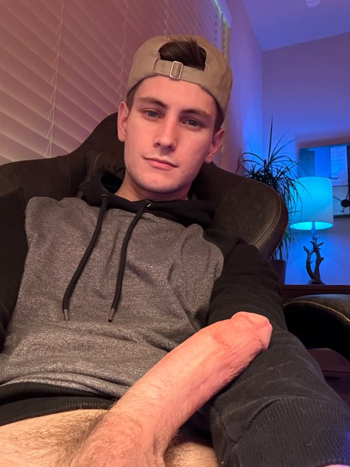 thx for 150k 🥰😘 https://t.co/aMttDL8kWo