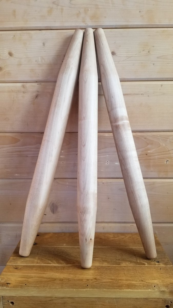 PiedraDesigns's tweet photo. French style rolling pins. 22" long, with a 12" rolling area (5" tapered handle on each end. Just under 2" diameter.
Video of the project available on Piedra Designs channel on YouTube and Rumble.
#woodturning #lathe https://t.co/R7SyGv1kMH