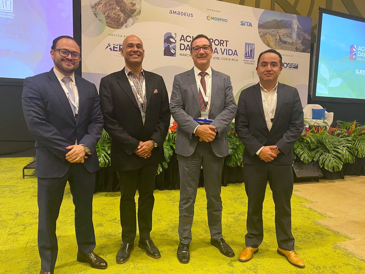 Camilo Cárdenas y <a href="/UrielTorresP/">Uriel Torres</a> de SITA con los anfitriones Ricardo Hernández, CEO, AERIS Holding Costa Rica 🇨🇷 y <a href="/RafaelEchevarne/">Rafael Echevarne</a> Director General <a href="/ACI_LAC/">ACI-LAC</a> 😍

Gracias por un evento espectacular 💯 🇨🇷 #PuraVida #ACIAirportDayPuraVida