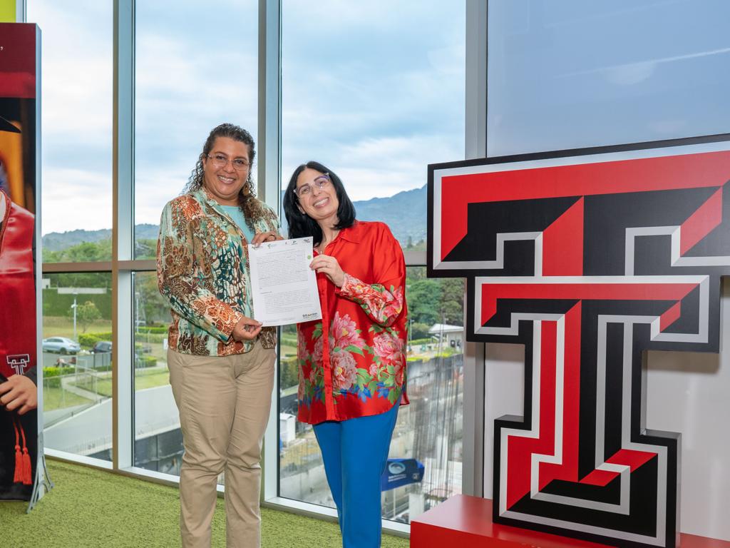 CAFEDECATUR's tweet photo. ¡FEDECATUR firma Convenio de Cooperación Internacional con Texas Tech University Costa Rica (TTU)¡
#Centroamérica #Turismo #Reactur #Reactivación https://t.co/qyP5JsGsYQ