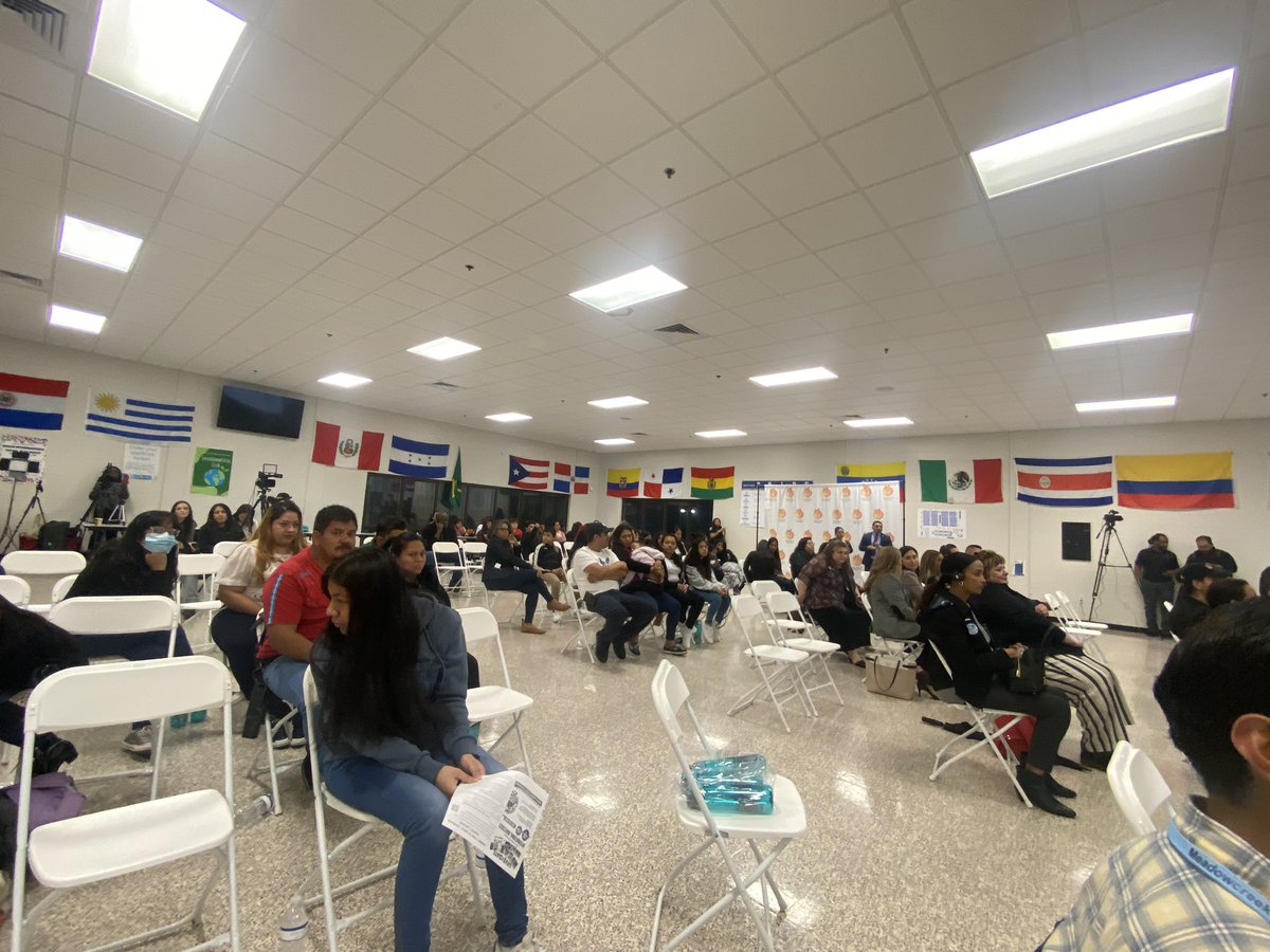 ms_garay_'s tweet photo. Congratulations @LilburnMiddle and @MDoyne  for an amazing event, Cafe con la familia! Thank you for pouring into our cluster and community! https://t.co/NUCheHJ3JT