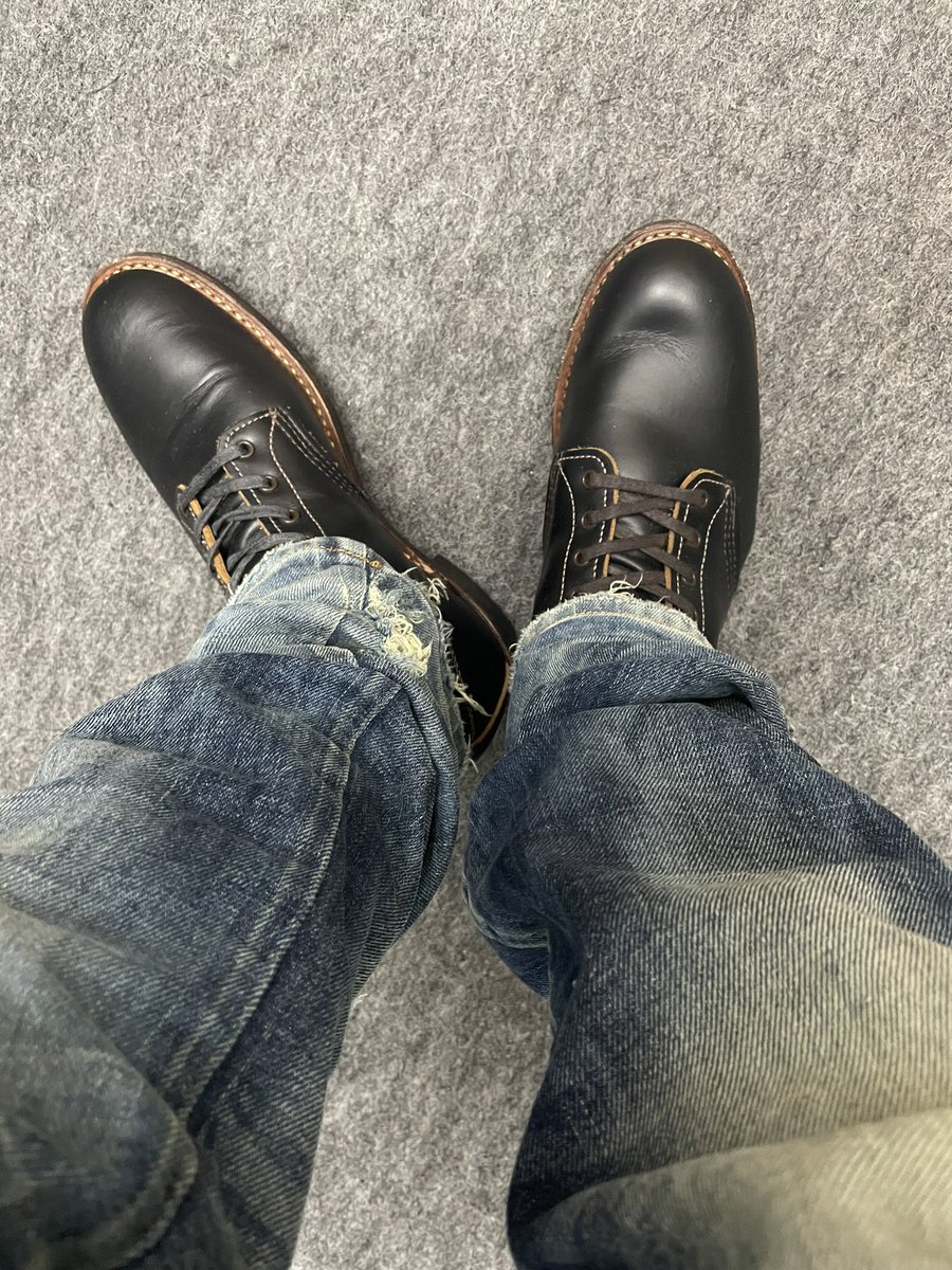 htsuno's tweet photo. ちょいと早めの外出に。
フラットボックスとD-Krassにて。
#redwing
#beckmanflatbox
#beckmanflatbox9060
#レッドウィング
#ベックマンフラットボックス
#ベックマンフラットボックス9060
#diesel
#dkrass https://t.co/7WgqSOopX9