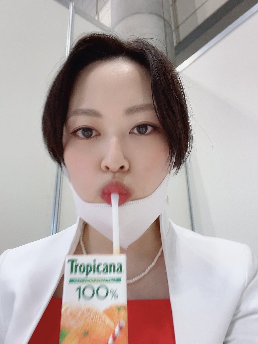 natsume_nao's tweet image. おっはよー☀️
みんながお誕生日のお祝いでスタバギフトをくれたので、
朝ご飯はスタバでもぐもぐしてました
ŧ‹”ŧ‹”( ‘ч’ )ŧ‹”ŧ‹”
皆さまありがと〜❤️
因みに私はシュガードーナツが好き🍩😋
そして今日もトロピカーナ飲んで頑張るぞ💪🏻
美味しい〜🍊
#GrindingTechnologyJapan2023
#GTJ #幕張メッセ