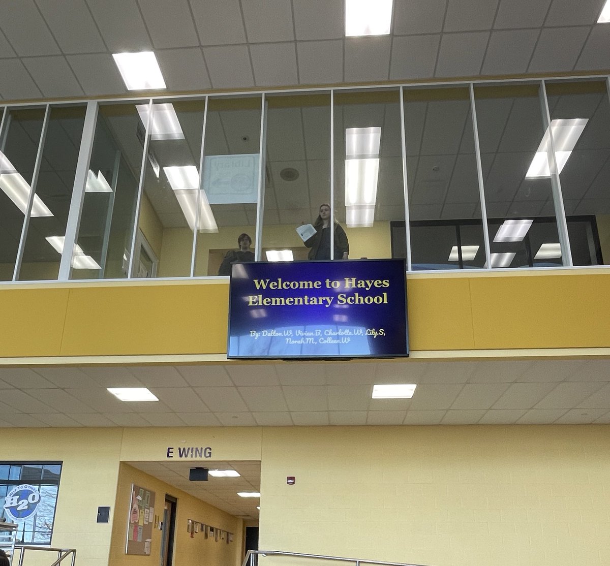 KyleGBaker's tweet photo. As always, the @lccohio and the @LkwdSchools do a tremendous job showcasing the schools at todays Community Leaders Breakfast.  Extra credit for featuring @LkwdHayes and the bright students/dedicated staff! https://t.co/LQRxKVkG9J