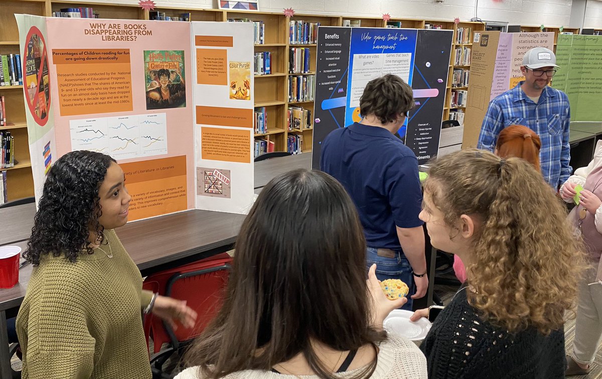 SDHSDrMcGaha's tweet image. TEDEd Student Talks at SDHS—-AP English III students present their work! Session 1–poster presentations. #CherokeeLife #Classof2024