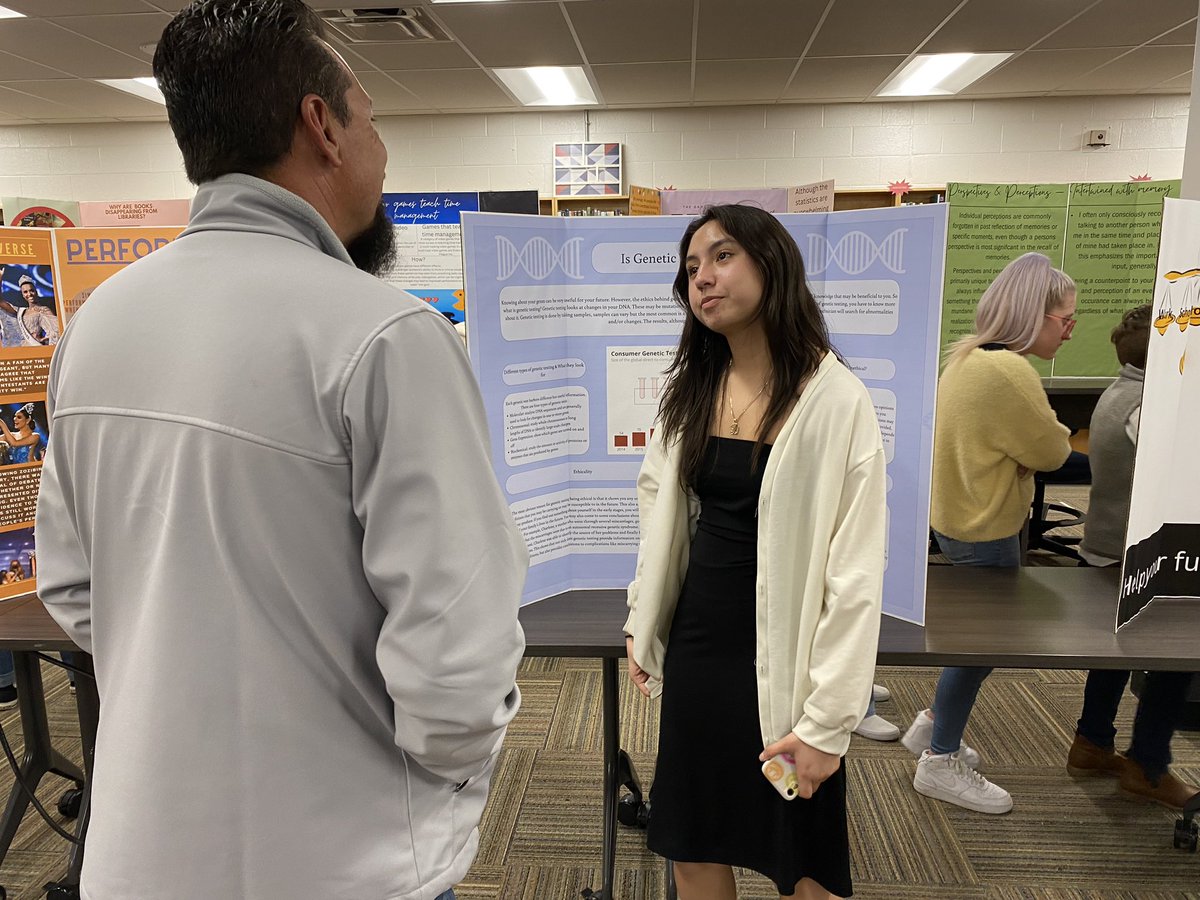 SDHSDrMcGaha's tweet image. TEDEd Student Talks at SDHS—-AP English III students present their work! Session 1–poster presentations. #CherokeeLife #Classof2024