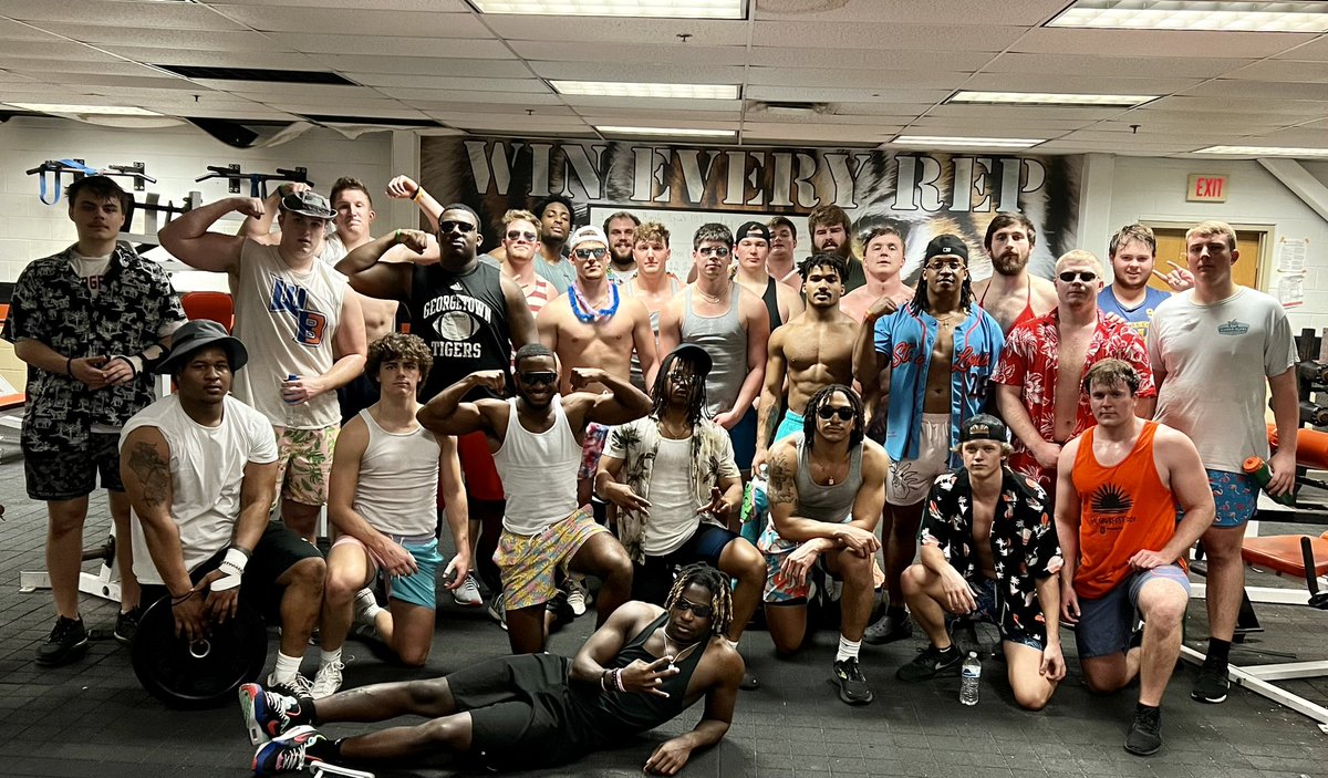 Gtown_Football's tweet image. 🏖️ 🏝️ 2023 BEACH DAY!! 🏝️ 🏖️ 

#TigerPride 🐅  |  #TheProwl