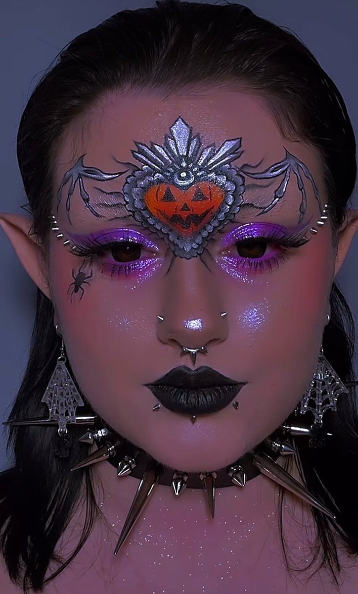 The coolest look I’ve ever done in my life🤭

#makeup #mua #muas #makeupartist #art #artist