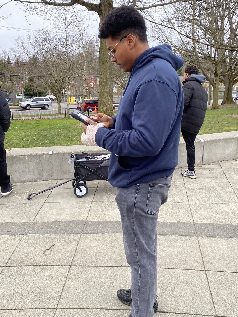 FN_JConyers's tweet photo. Hey JJ here at our first CEPTED Activation, at Rainier & Henderson. We have gathered in a circle, led by Ryan to make sure we’re prepared for this Activation. Once we’re ready we’ll be walking around until 6pm. #SetTheRecordStraight #CEPTEDActivation #RainierBeach #RBAC https://t.co/zWD7cNVMea
