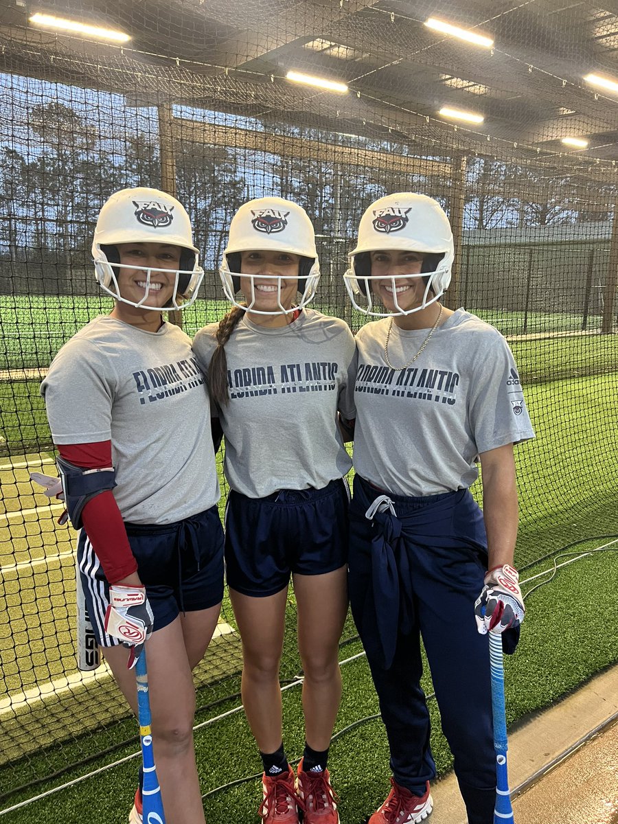 FAUSoftball's tweet image. Owls are officially in Alabama 📍🦉