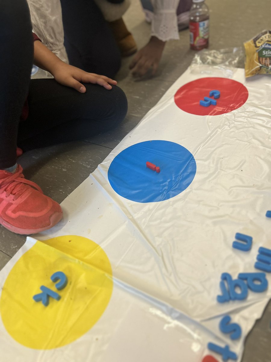CourtneySong_'s tweet image. Cut up twister mat turned into a life size alphabet arc and word mapping!
