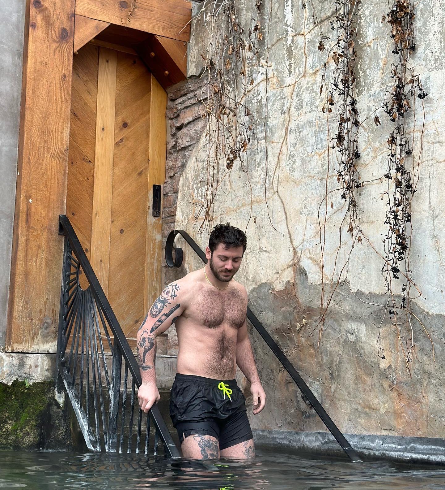 Austin Day on Twitter: "Tried out a hot spring for the first time today